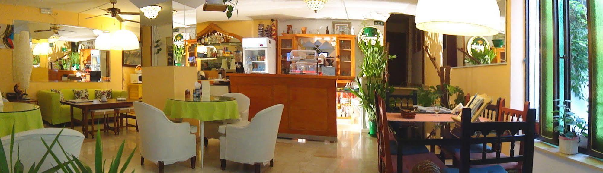 Hostal Altamar Almuñécar Zewnętrze zdjęcie